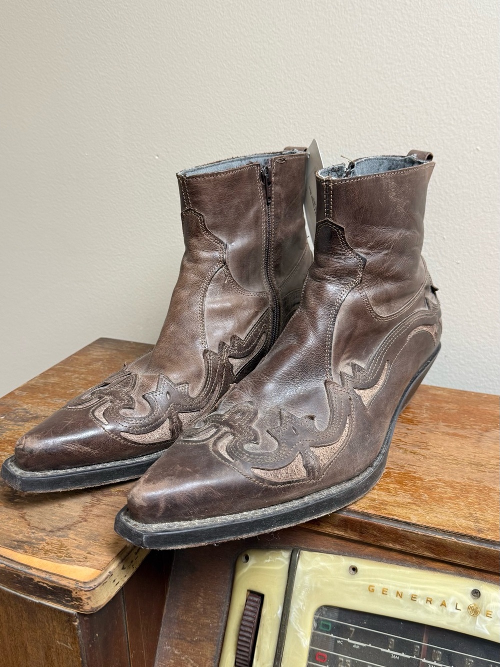 B2 Vintage Cowboy Boots Brown Leather Made in Italy Mens EU 45 Western